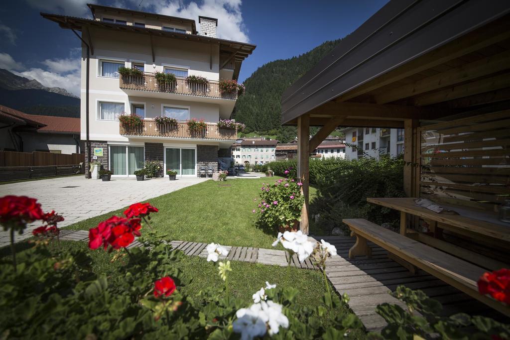 Appartamento Rose Di Bosco Predazzo Eksteriør billede