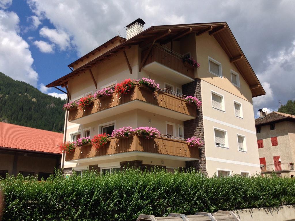 Appartamento Rose Di Bosco Predazzo Eksteriør billede